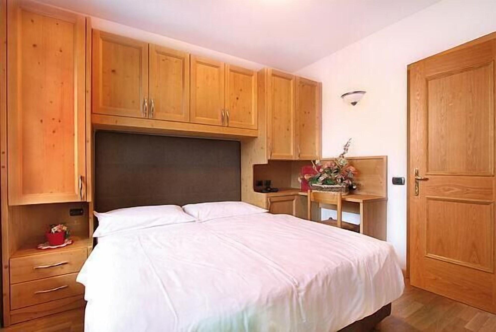 Hotel Il Caminetto Sport Каназей Екстериор снимка