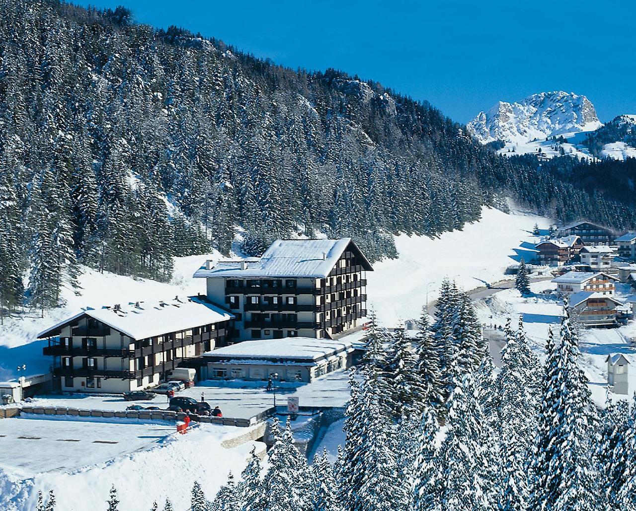 Hotel Il Caminetto Sport Каназей Екстериор снимка