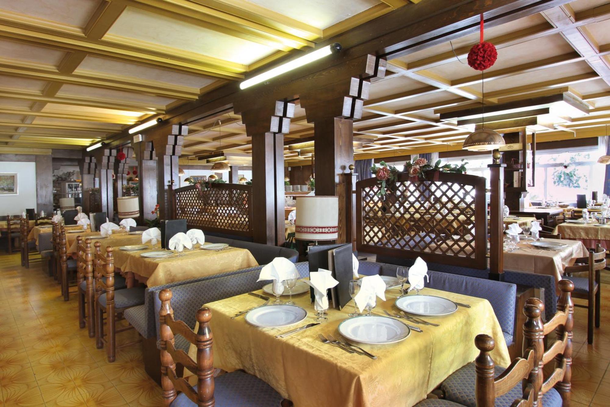 Hotel Il Caminetto Sport Каназей Екстериор снимка